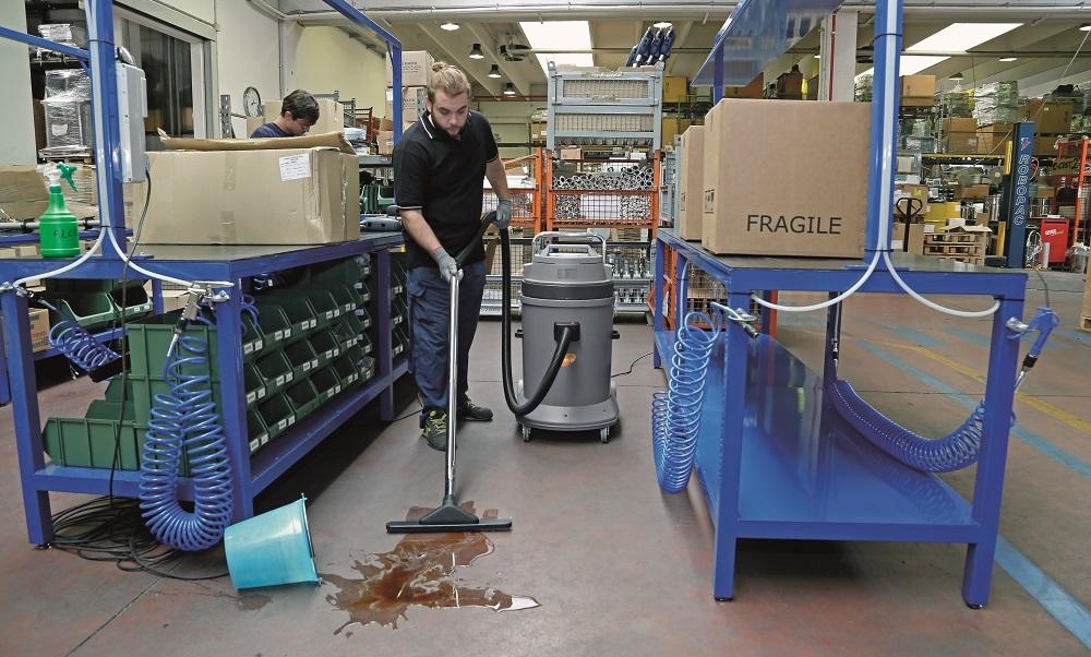 WET AND DRY VACUUM CLEANERS